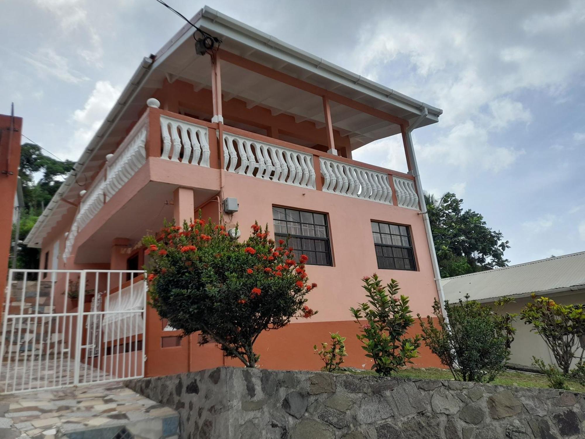 Angie'S Cove, Modern Get-Away Overlooking Castries Exterior photo
